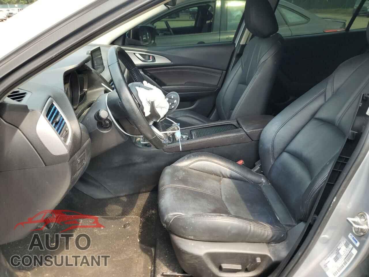 MAZDA 3 2018 - 3MZBN1L3XJM186566