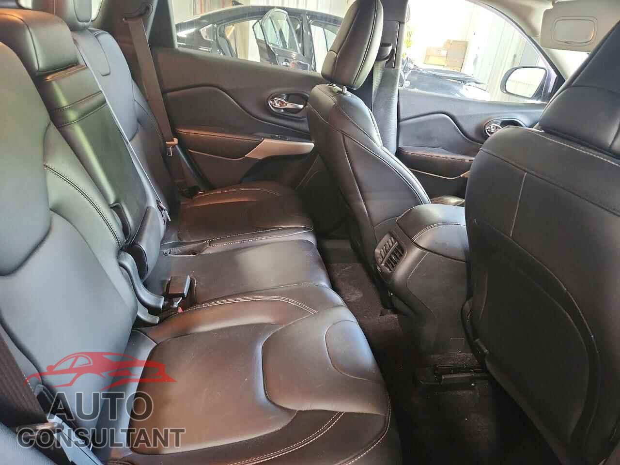 JEEP CHEROKEE 2018 - 1C4PJMDB2JD521004