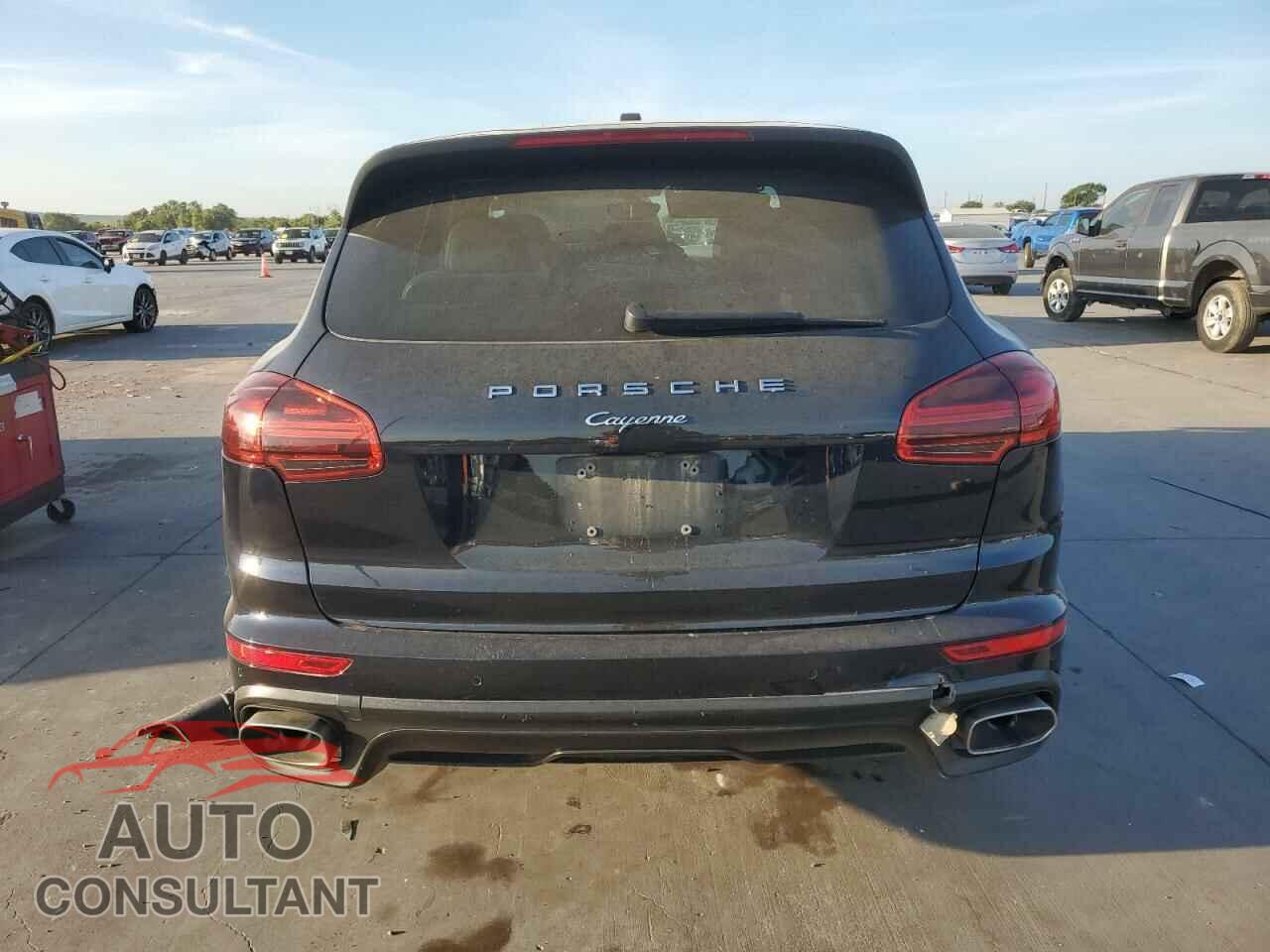 PORSCHE CAYENNE 2016 - WP1AF2A22GKA41497