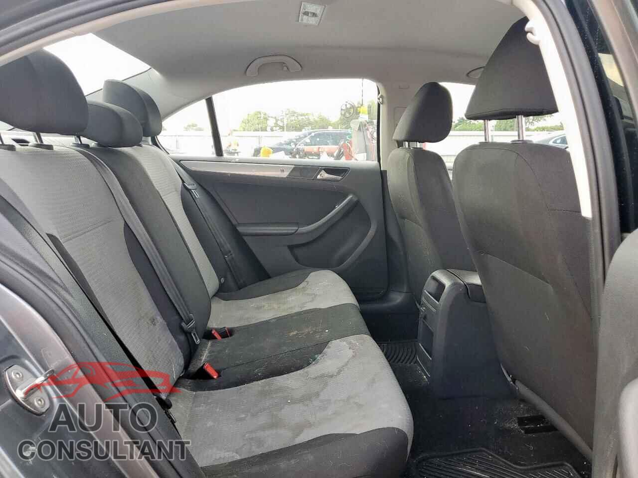 VOLKSWAGEN JETTA 2017 - 3VW2B7AJ2HM399745