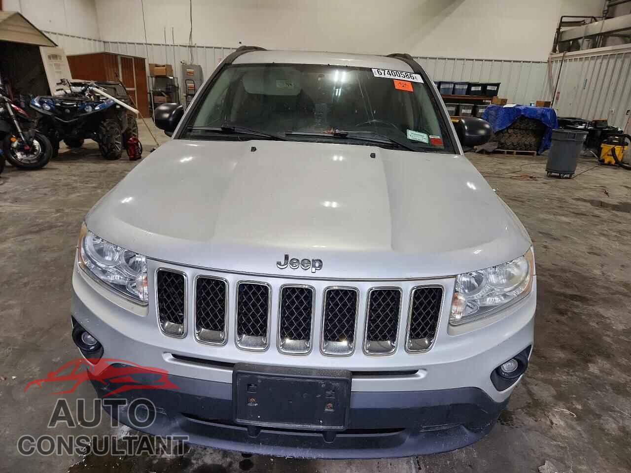 JEEP COMPASS 2011 - 1J4NF1FB5BD251573