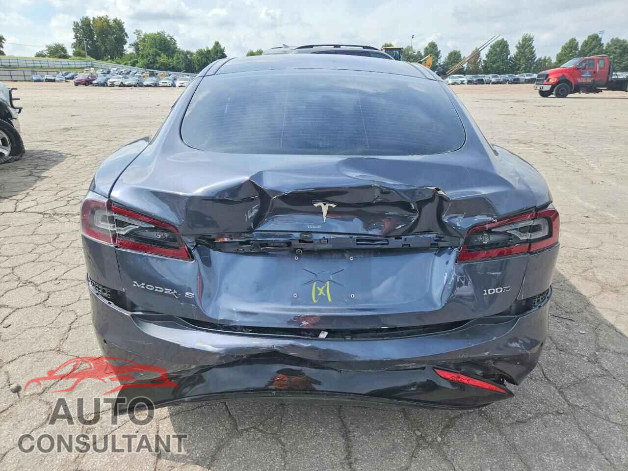 TESLA MODEL S 2018 - 5YJSA1E28JF258145