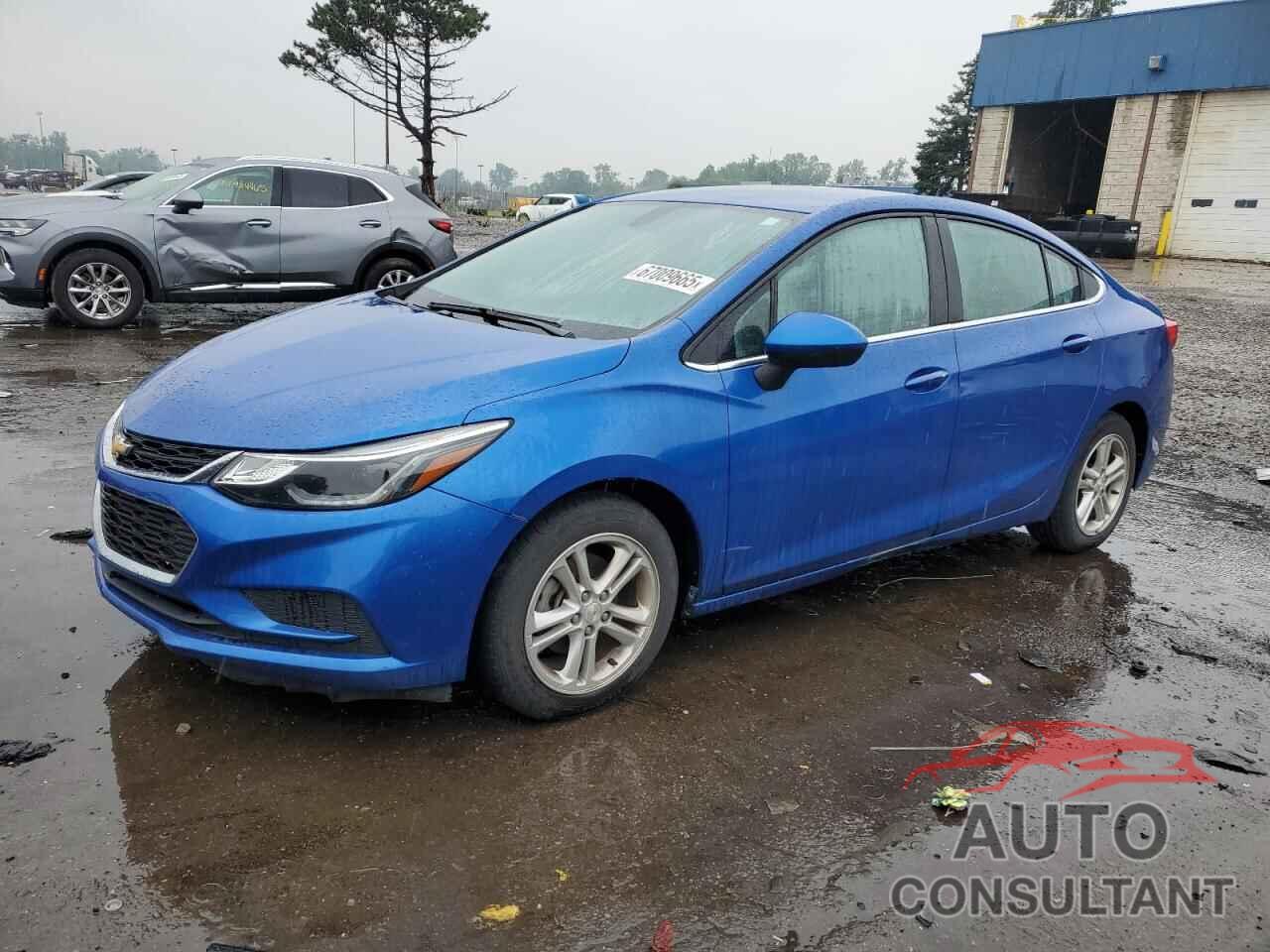 CHEVROLET CRUZE 2018 - 1G1BE5SM4J7123521