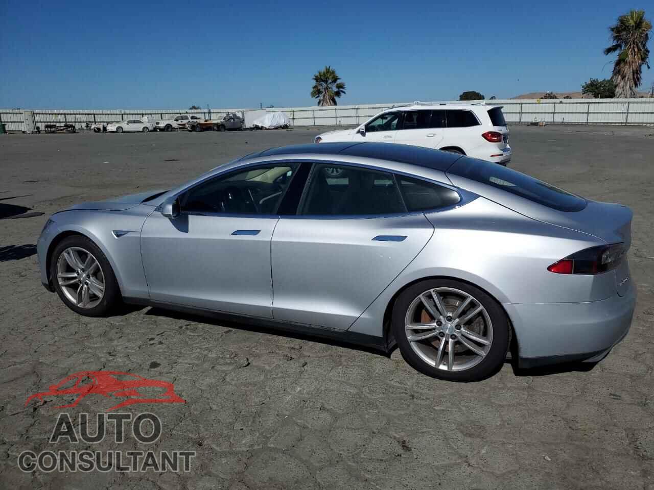 TESLA MODEL S 2013 - 5YJSA1CN3DFP13484