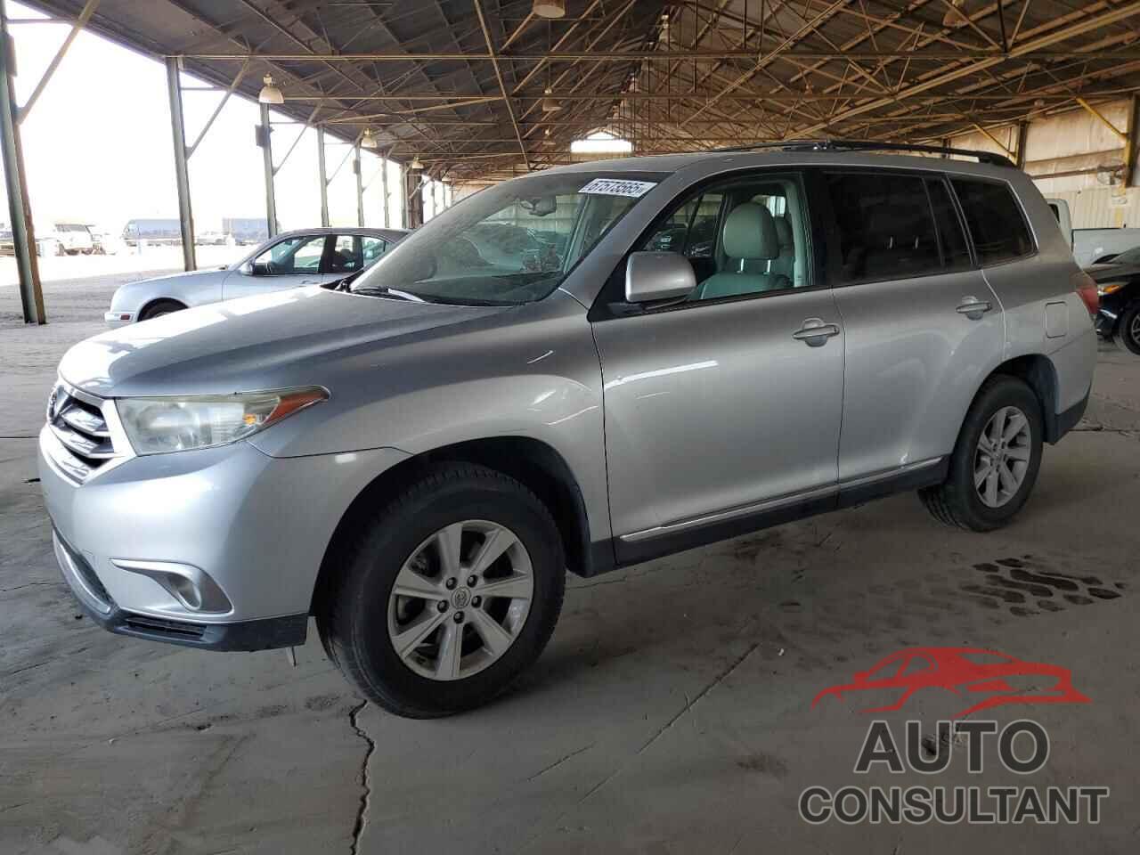 TOYOTA HIGHLANDER 2013 - 5TDBK3EH9DS276313