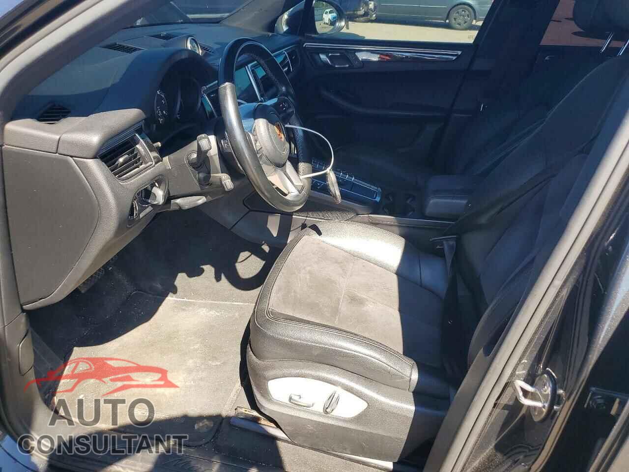 PORSCHE MACAN 2017 - WP1AA2A58HLB09354