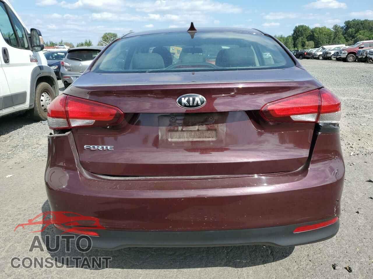 KIA FORTE 2018 - 3KPFK4A75JE272009