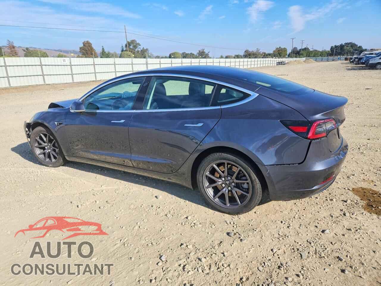 TESLA MODEL 3 2019 - 5YJ3E1EB5KF205767