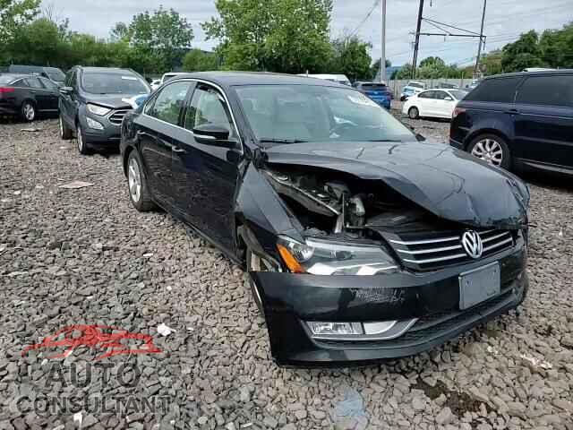VOLKSWAGEN PASSAT 2015 - 1VWAT7A35FC100516