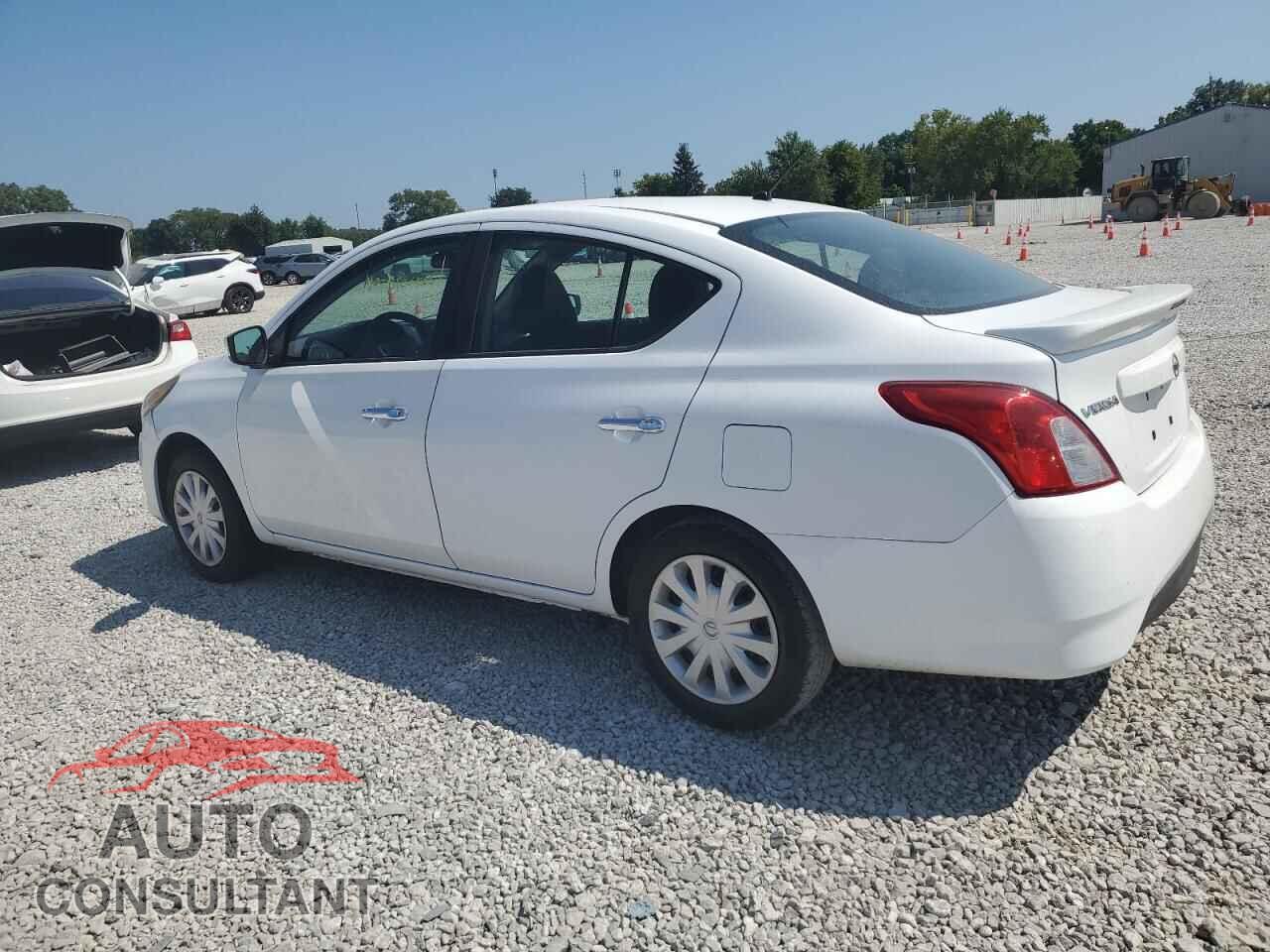 NISSAN VERSA 2018 - 3N1CN7AP1JK409429