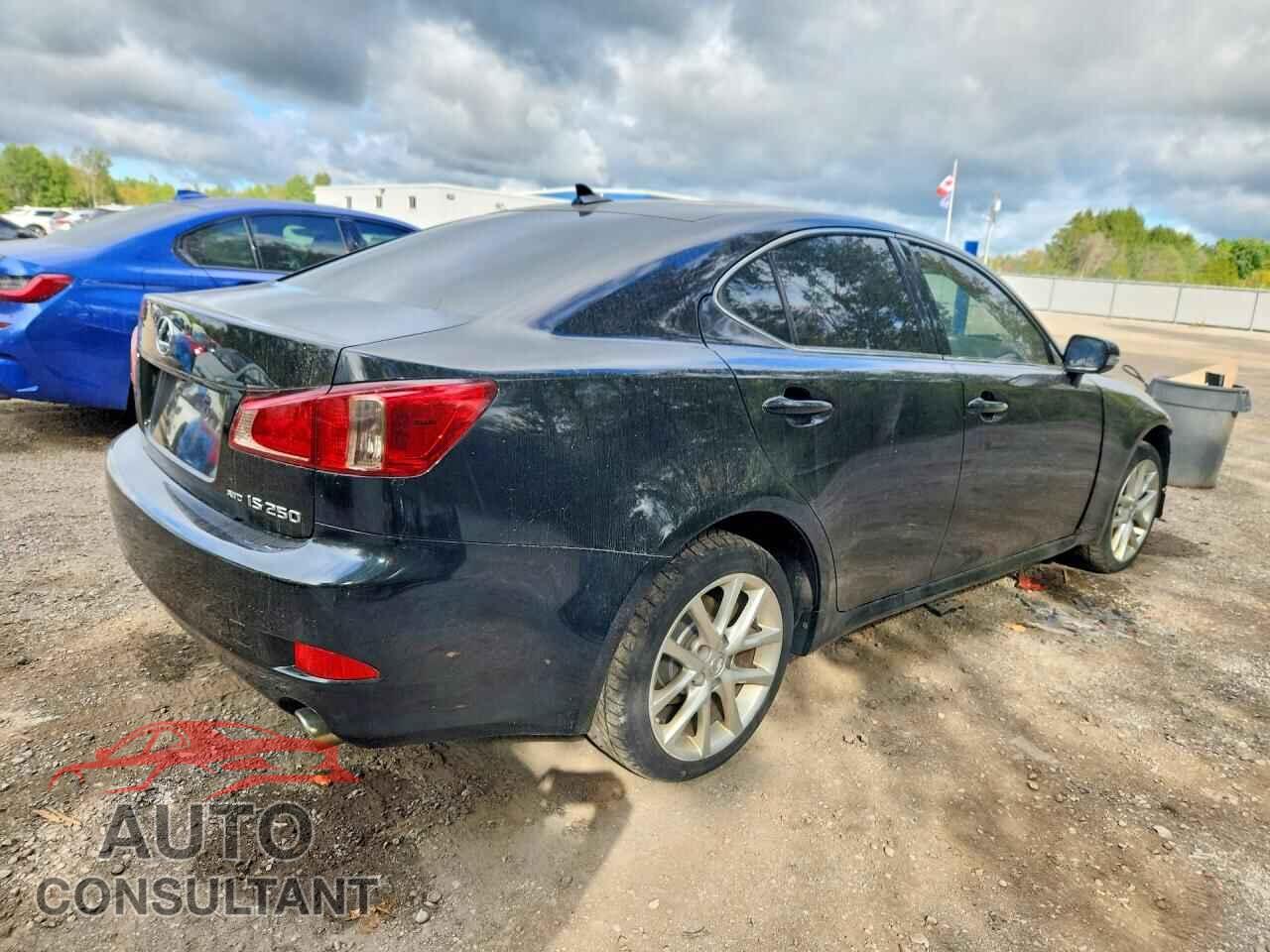 LEXUS IS 2011 - JTHCF5C26B2035122