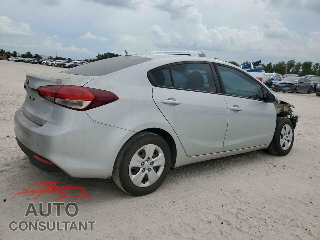 KIA FORTE 2018 - 3KPFL4A73JE196951