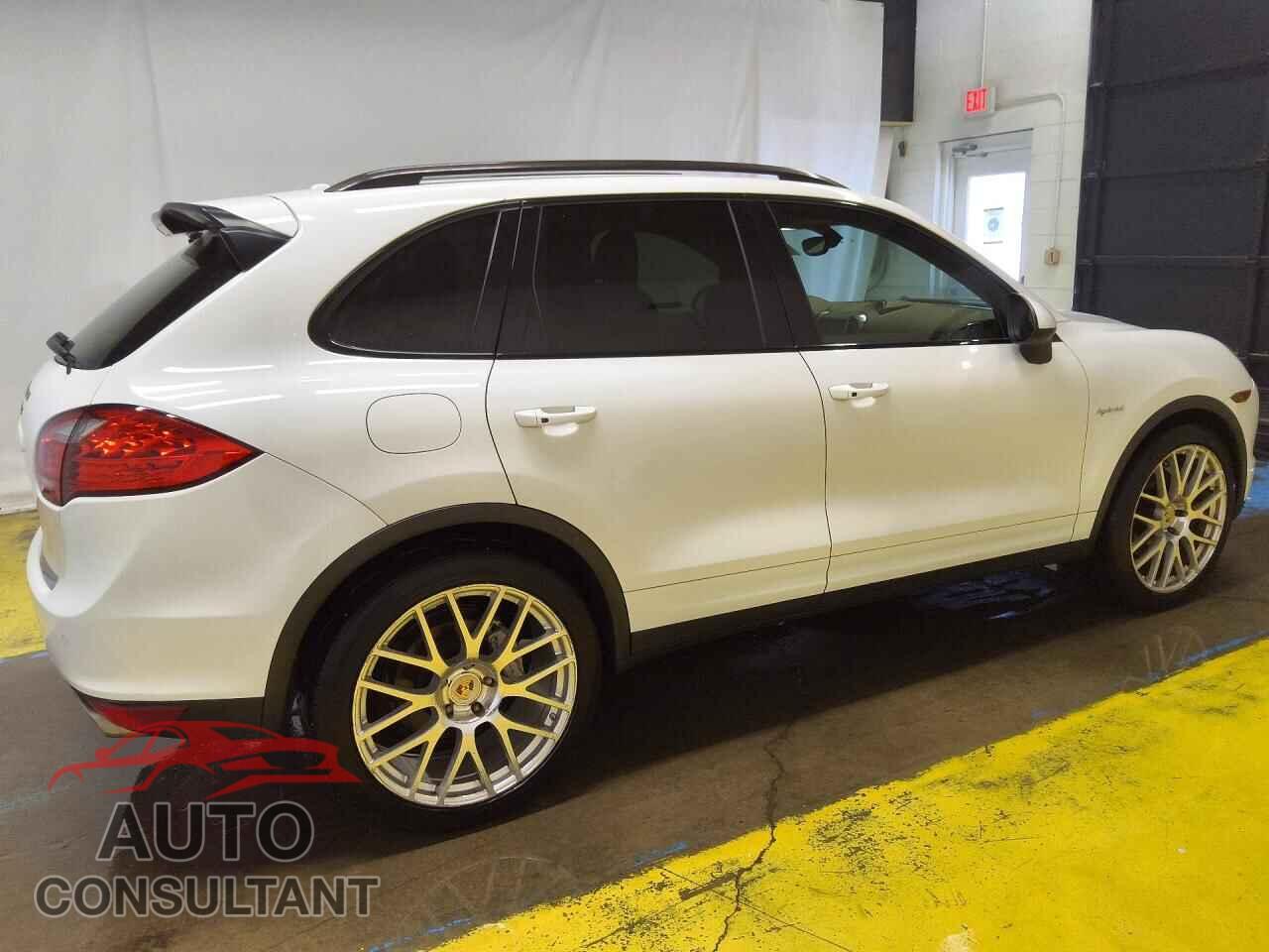 PORSCHE CAYENNE 2013 - WP1AE2A26DLA15784