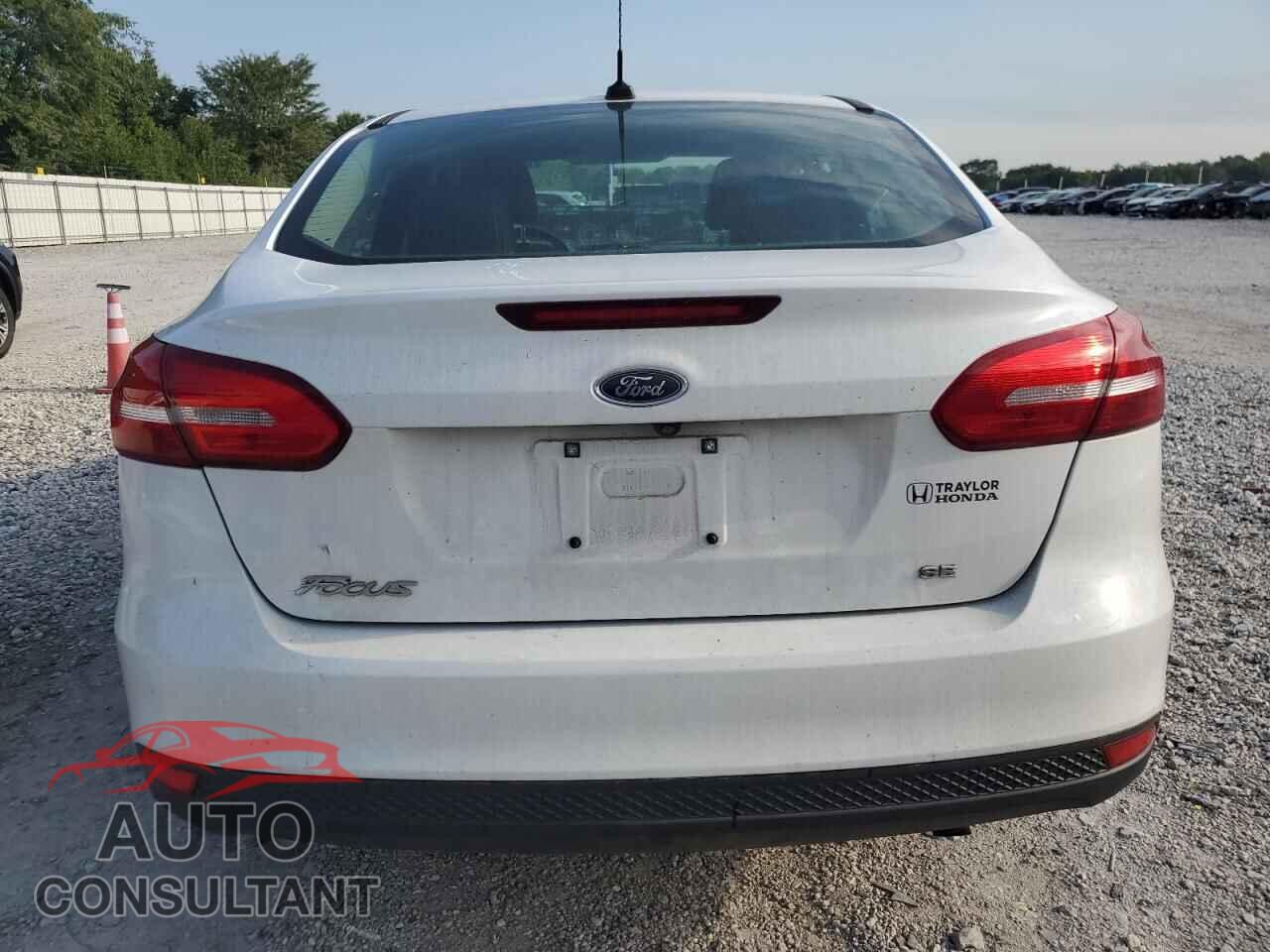 FORD FOCUS 2015 - 1FADP3F28FL316976