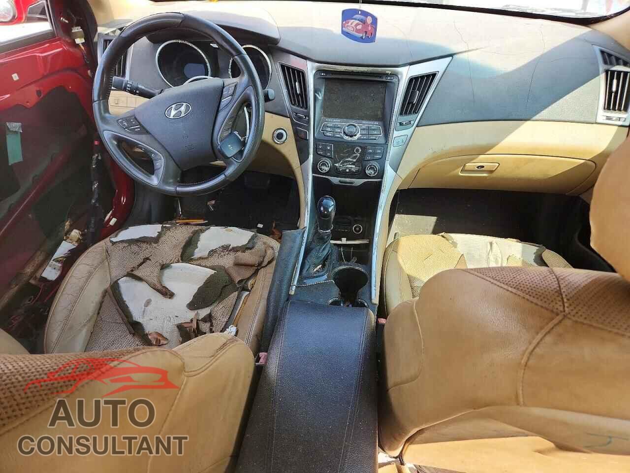 HYUNDAI SONATA 2011 - KMHEC4A4XBA018665