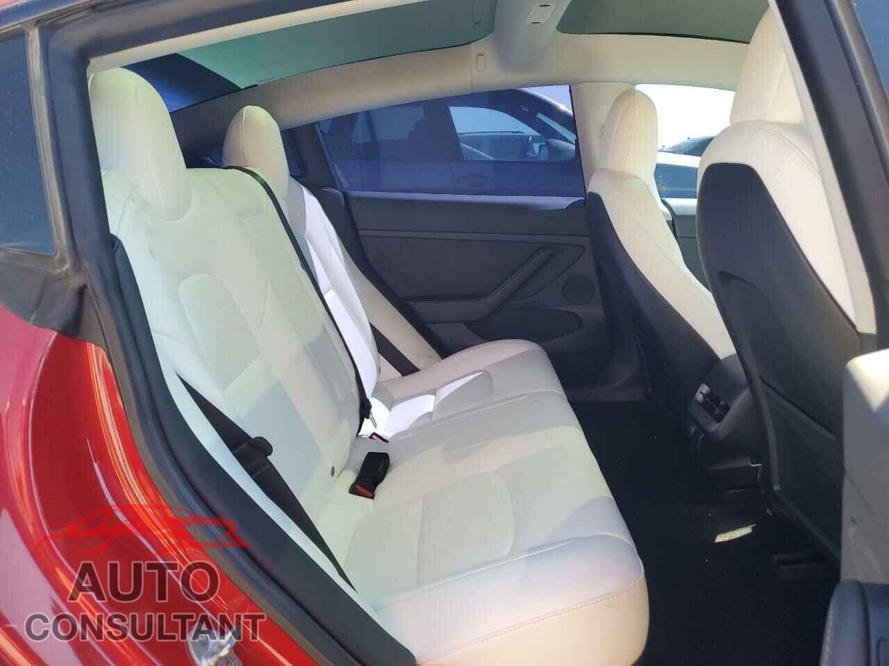 TESLA MODEL 3 2022 - 5YJ3E1EA2NF121871