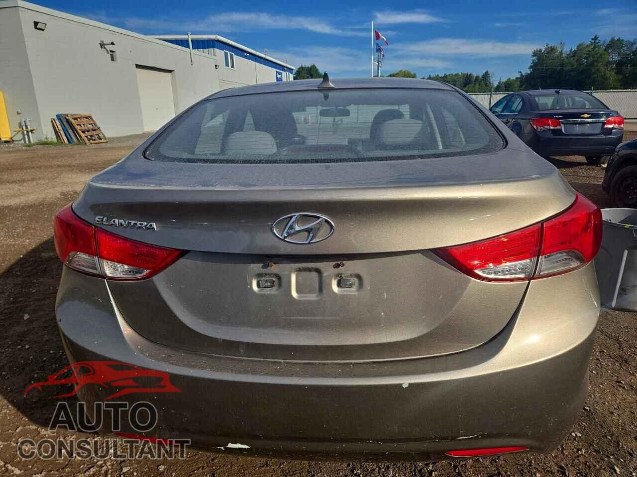 HYUNDAI ELANTRA 2012 - 5NPDH4AE2CH143003