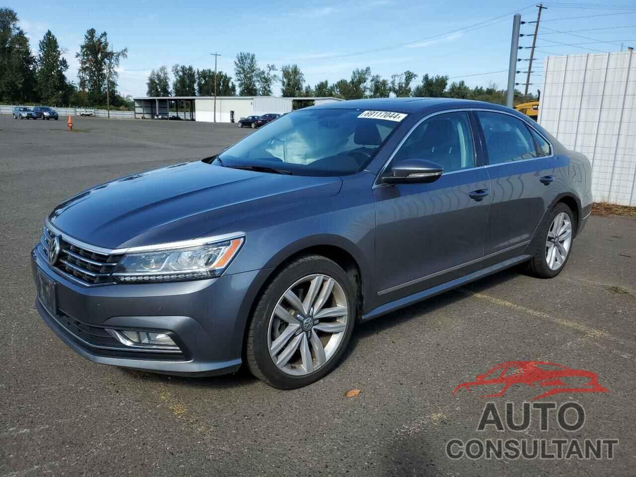 VOLKSWAGEN PASSAT 2017 - 1VWGT7A30HC008114