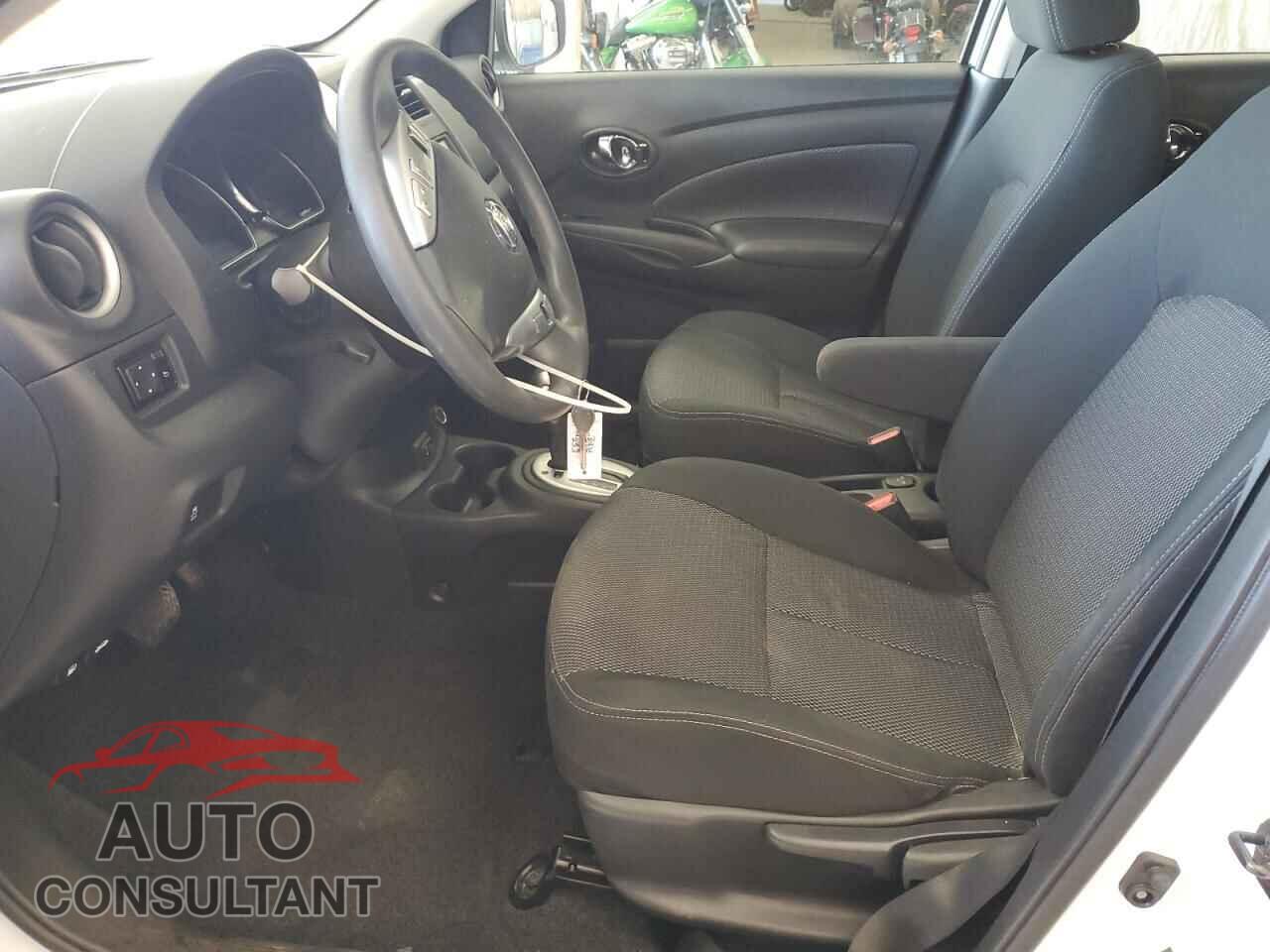 NISSAN VERSA 2019 - 3N1CN7AP3KL841015