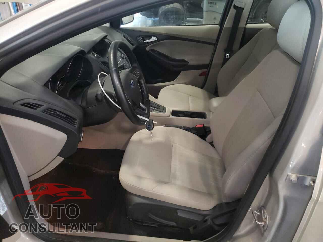 FORD FOCUS 2015 - 1FADP3F21FL248620