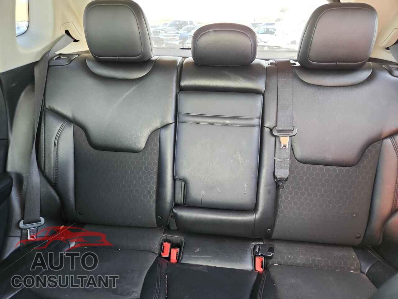 JEEP COMPASS 2018 - 3C4NJDBB2JT394386