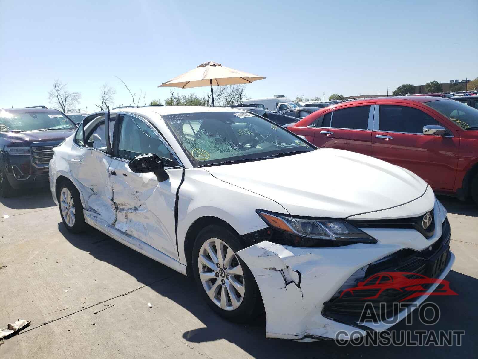 TOYOTA CAMRY 2018 - 4T1B11HK6JU020504