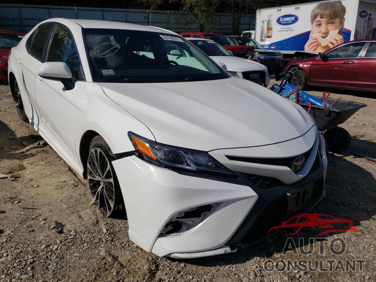TOYOTA CAMRY 2018 - 4T1B11HK9JU087064