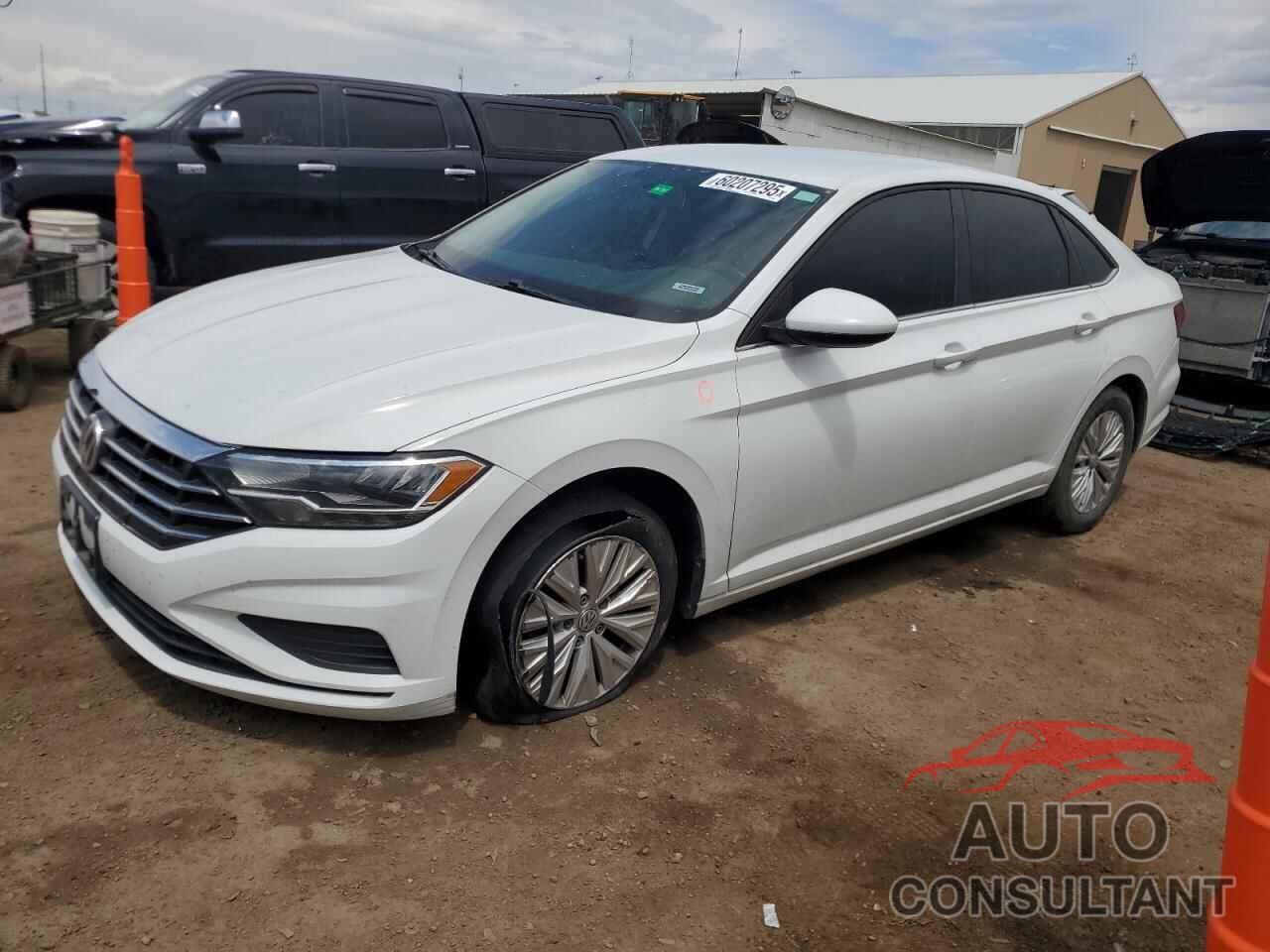 VOLKSWAGEN JETTA 2019 - 3VWC57BU3KM268531