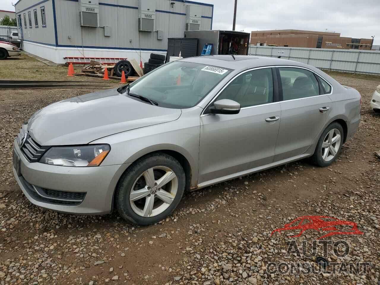 VOLKSWAGEN PASSAT 2013 - 1VWBH7A33DC022630