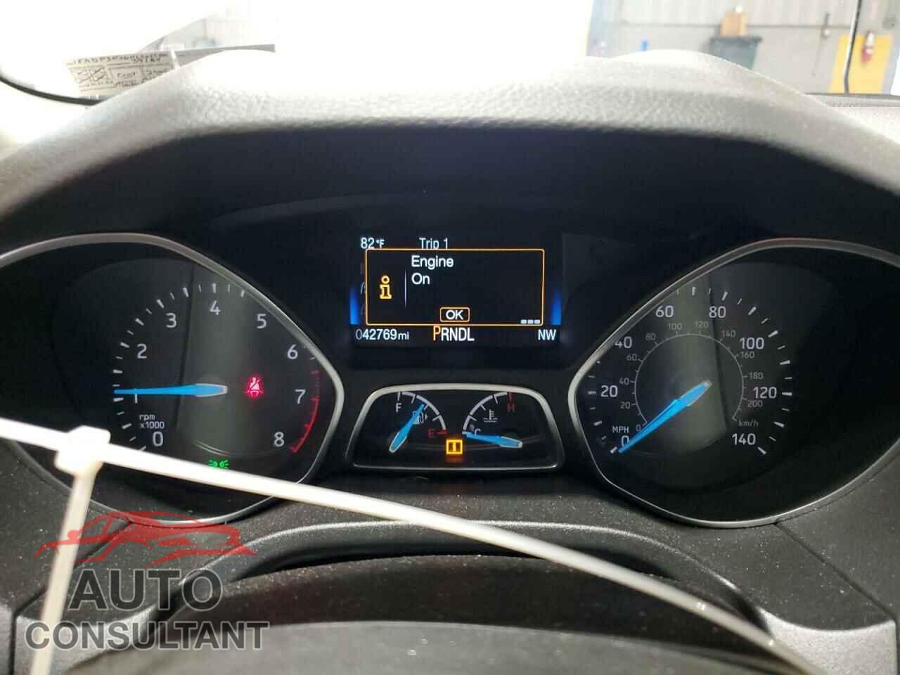 FORD FOCUS 2017 - 1FADP3K26HL323580