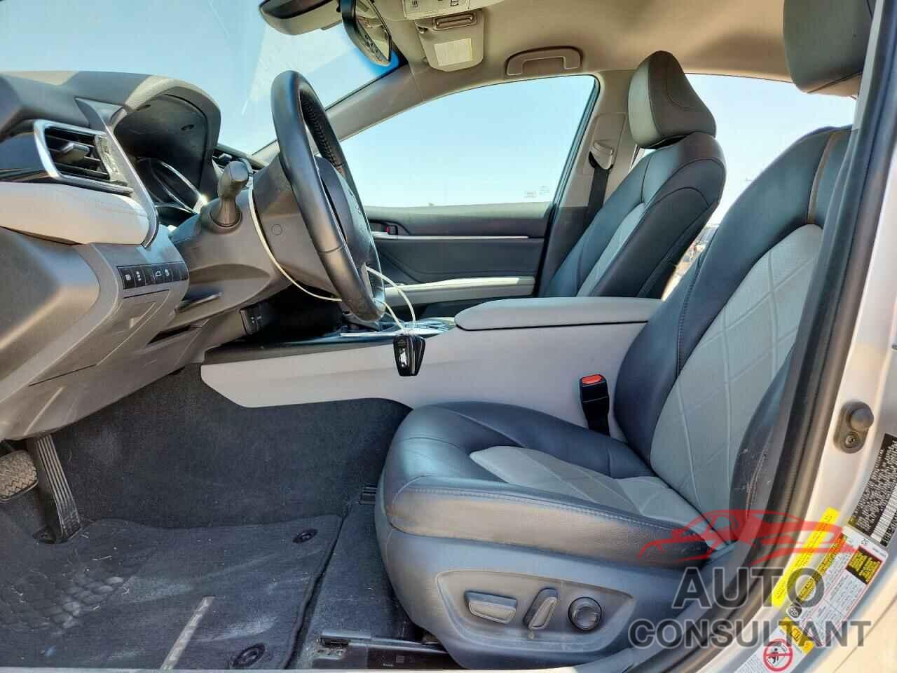 TOYOTA CAMRY 2018 - 4T1B21HK5JU008793