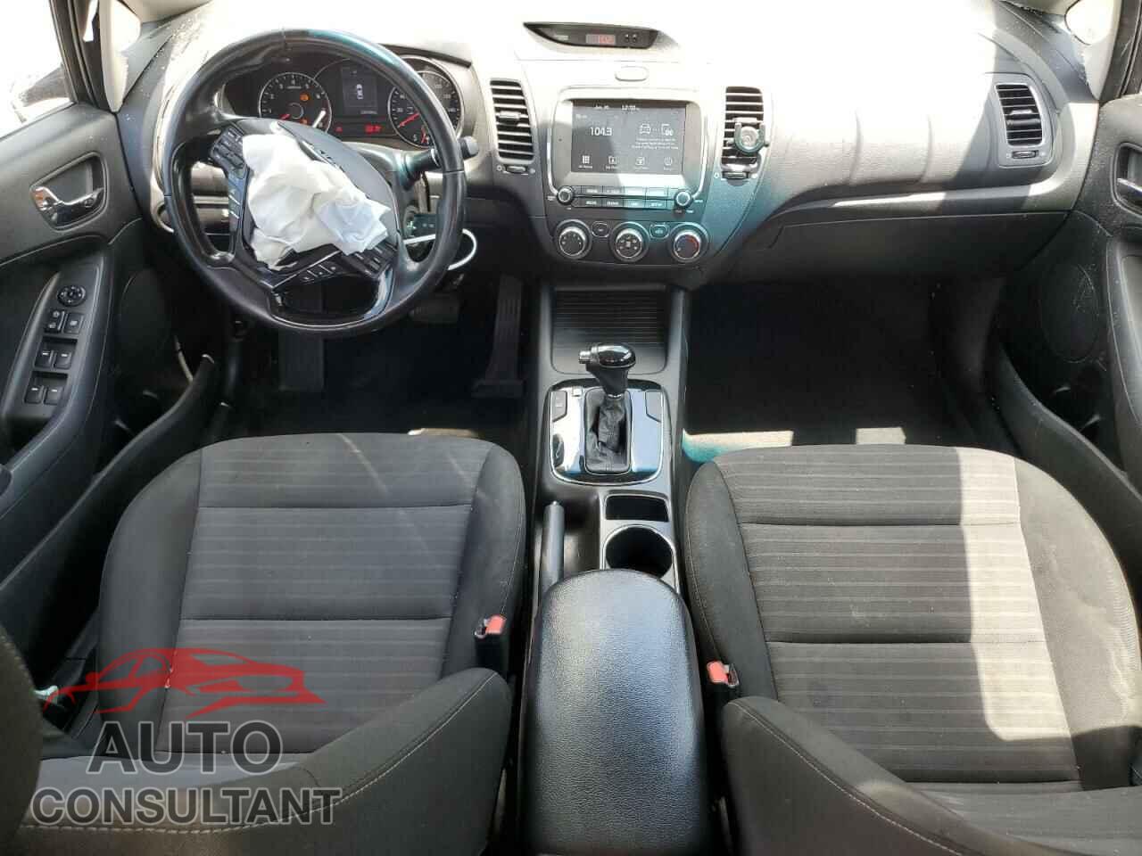 KIA FORTE 2017 - 3KPFL4A77HE110454