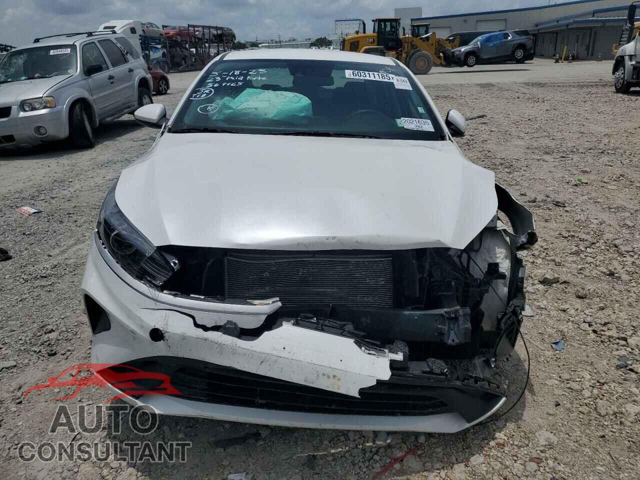 KIA FORTE 2023 - 3KPF24AD6PE567165