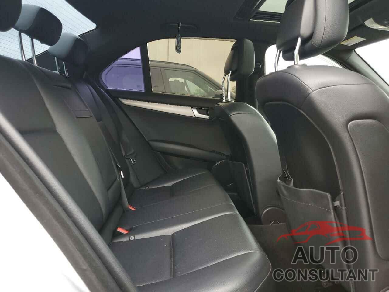 MERCEDES-BENZ C-CLASS 2013 - WDDGF8AB3DR287207