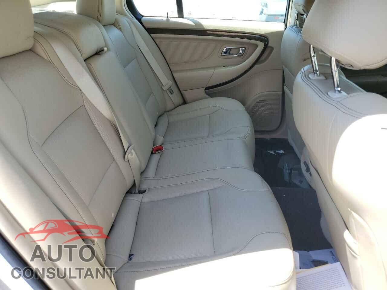 FORD TAURUS 2017 - 1FAHP2F88HG129880