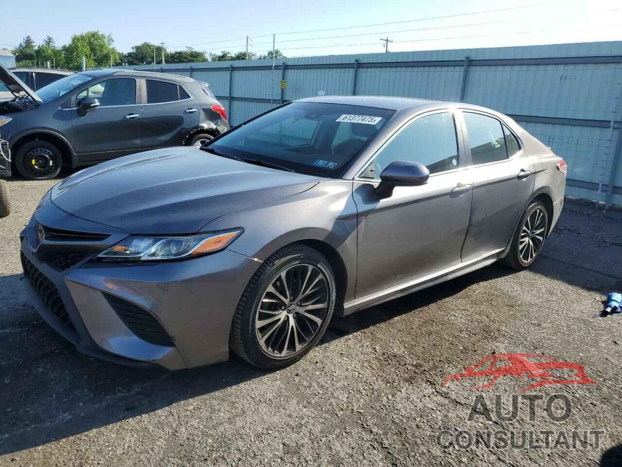 TOYOTA CAMRY 2018 - 4T1B11HK4JU611575