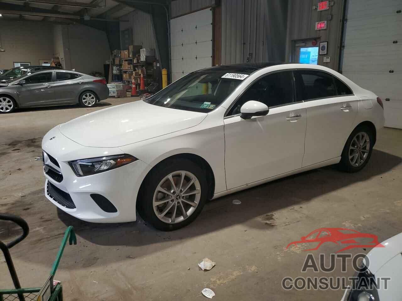 MERCEDES-BENZ A-CLASS 2019 - WDD3G4FB3KW003408