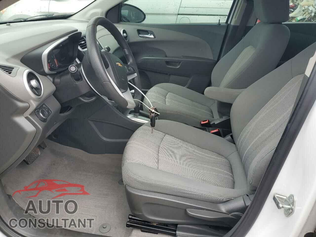 CHEVROLET SONIC 2017 - 1G1JD5SH2H4133073