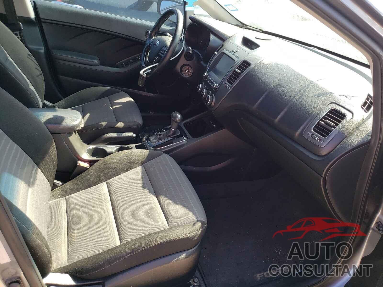 KIA FORTE 2018 - 3KPFL4A72JE219264