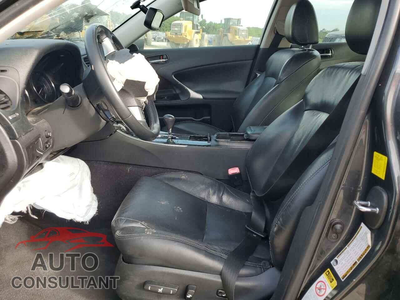LEXUS IS 2011 - JTHBF5C27B5131903