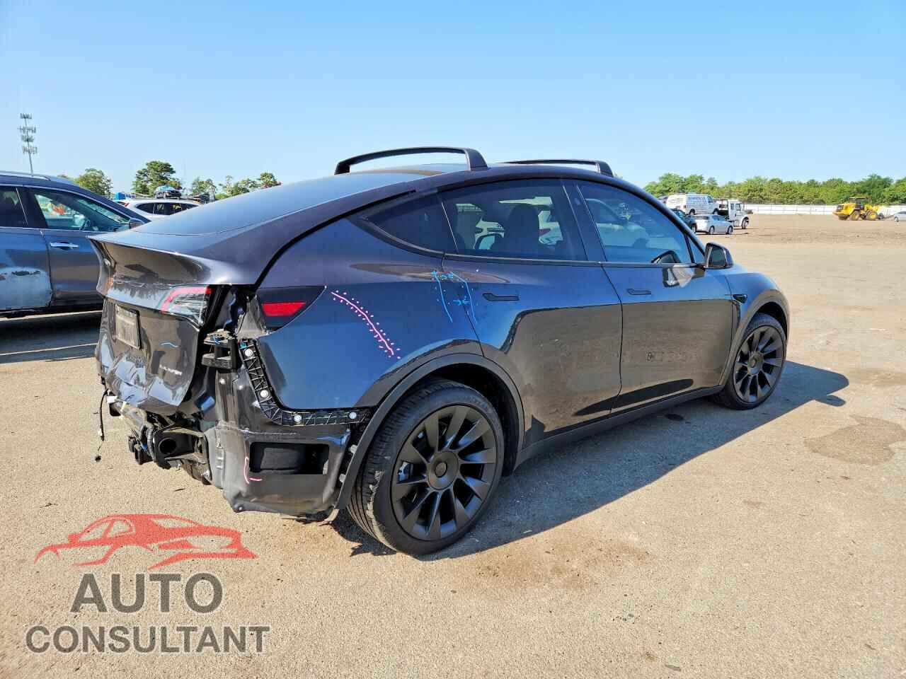 TESLA MODEL Y 2024 - 7SAYGDEE3RF163818