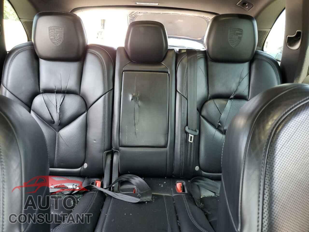 PORSCHE CAYENNE 2017 - WP1AA2A25HKA86367