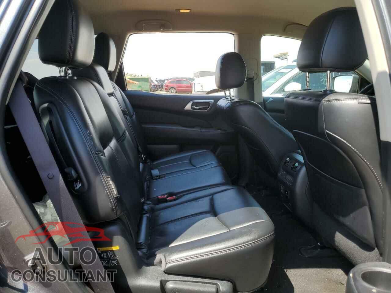 NISSAN PATHFINDER 2018 - 5N1DR2MM9JC649727