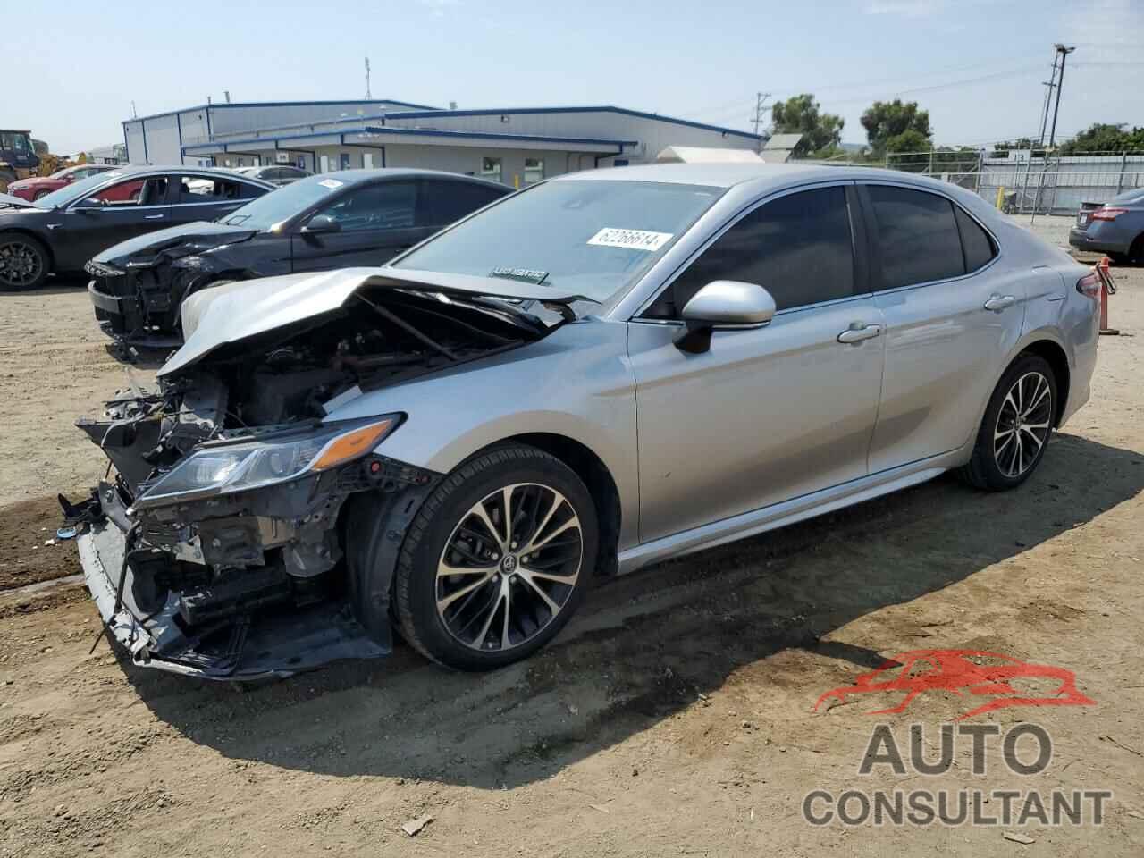 TOYOTA CAMRY 2018 - 4T1B11HK1JU136435