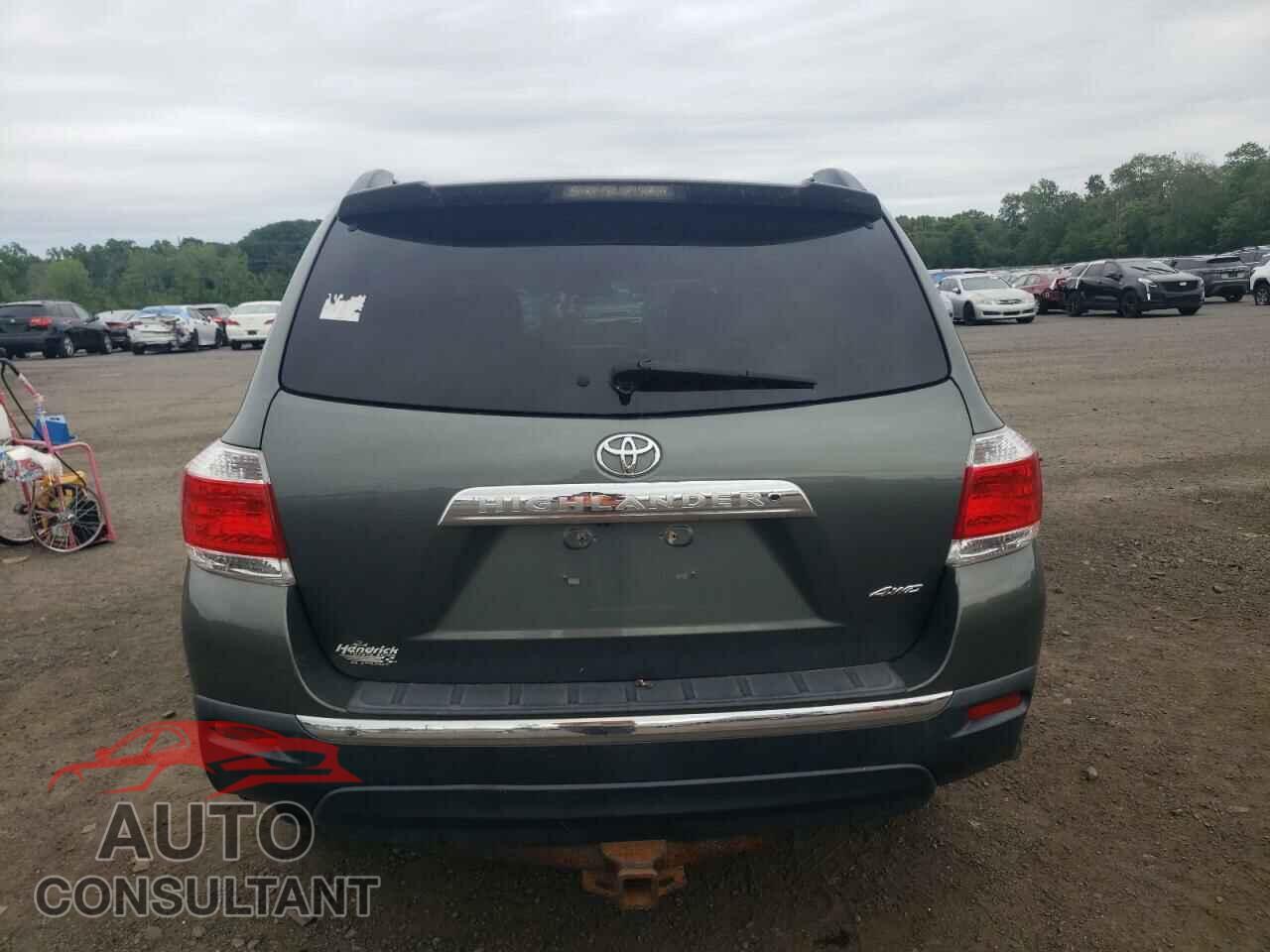 TOYOTA HIGHLANDER 2013 - 5TDBK3EH8DS246400