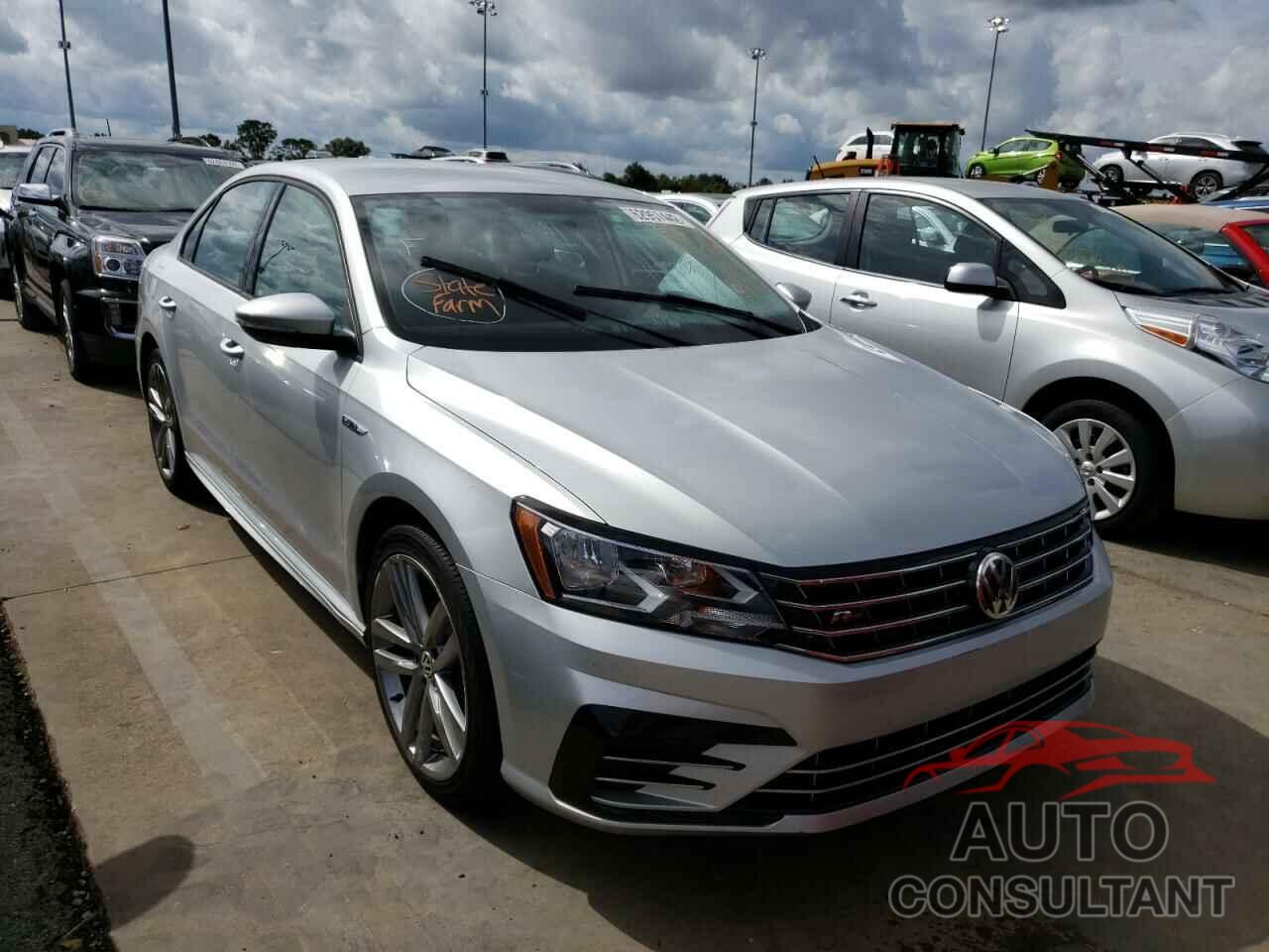 VOLKSWAGEN PASSAT 2018 - 1VWAA7A3XJC008476