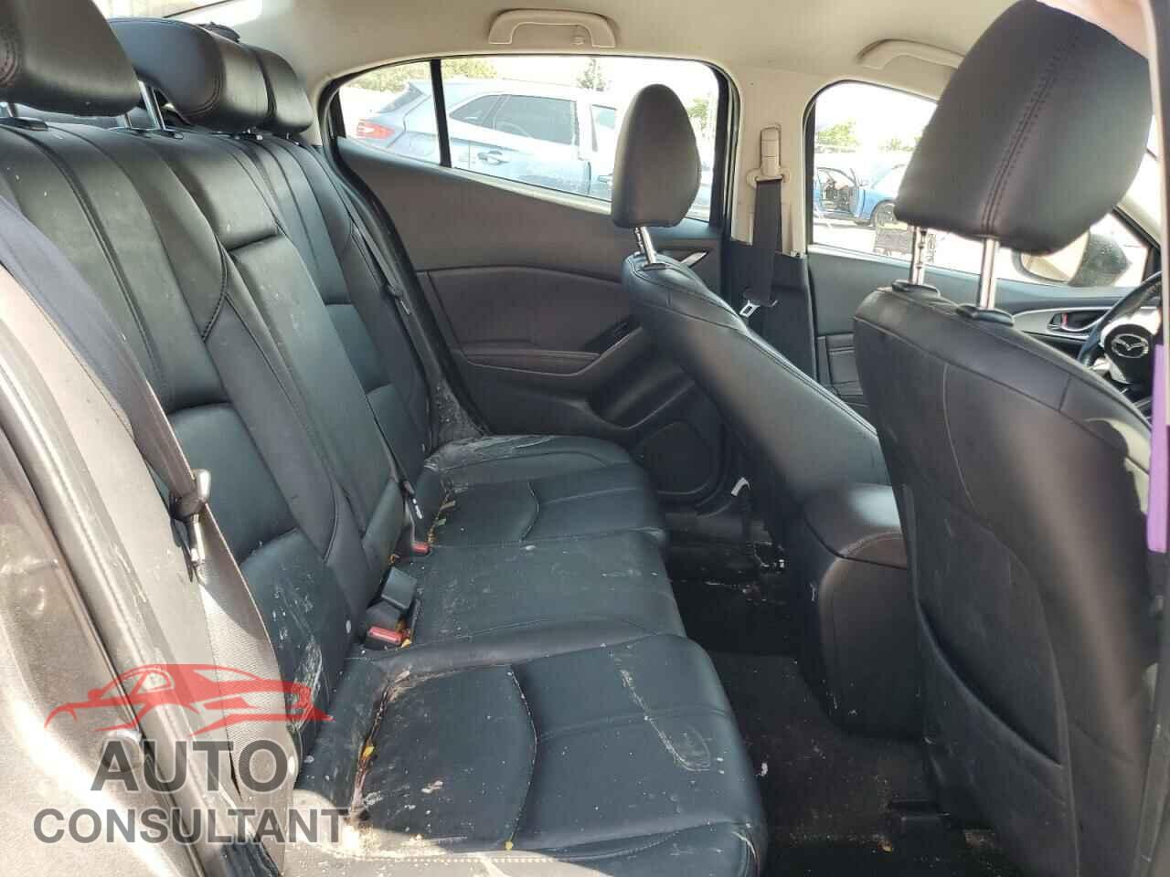 MAZDA 3 2018 - 3MZBN1V35JM184639