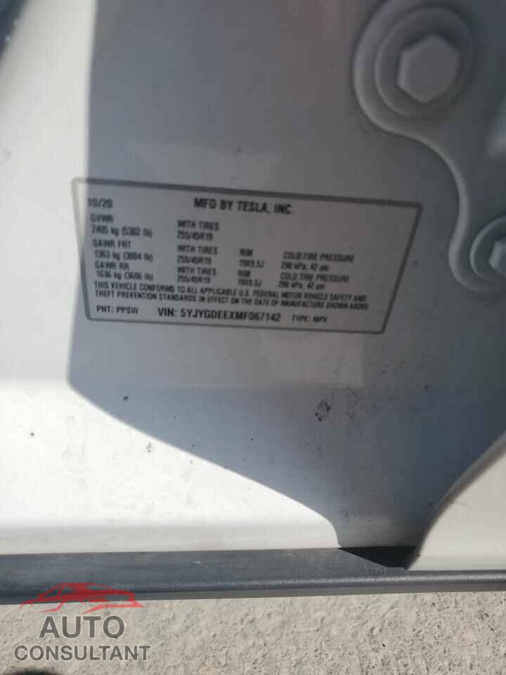 TESLA MODEL Y 2021 - 5YJYGDEEXMF067142