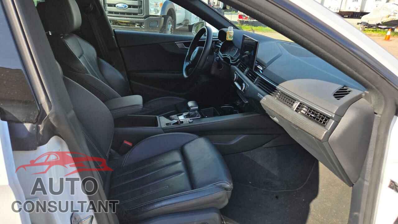 AUDI A5 2022 - WAUDACF58NA009238
