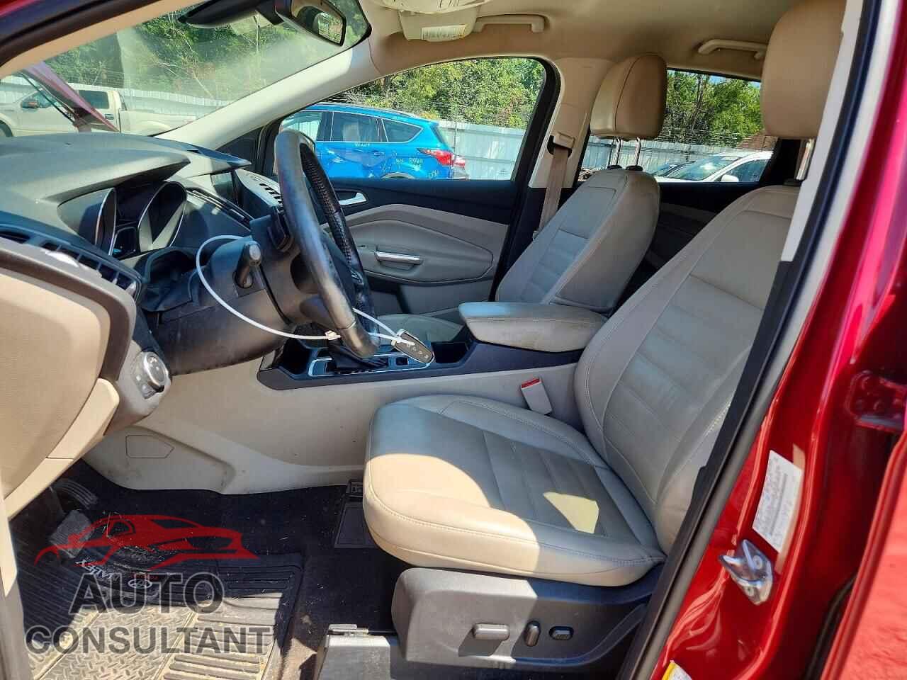 FORD ESCAPE 2017 - 1FMCU9J90HUD45662
